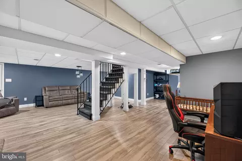 Entry Way - 528 Pitman Ave, Pitman, NJ 08071 photo 4 of 5