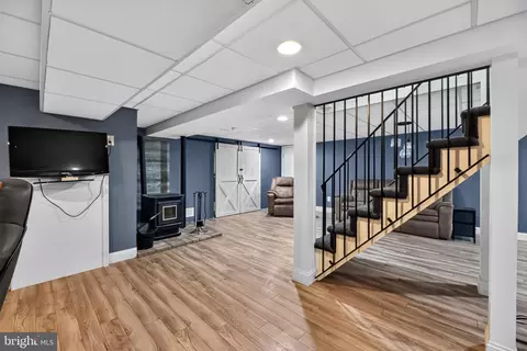 Entry Way - 528 Pitman Ave, Pitman, NJ 08071 photo 2 of 5