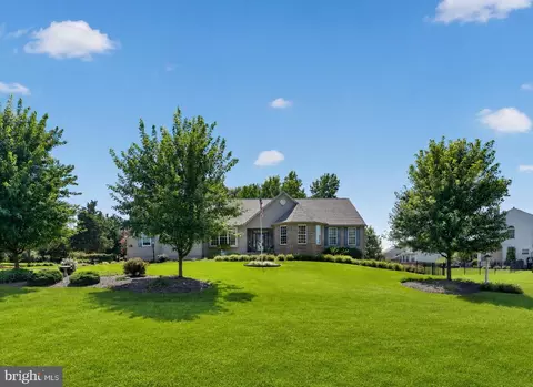 15 Skyline Cir, Sewell, NJ 08080
