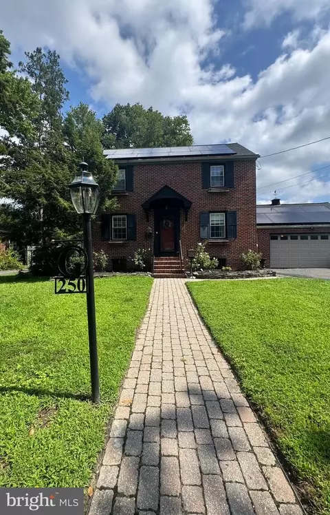 250 Dubois Ave, West Deptford, NJ 08096