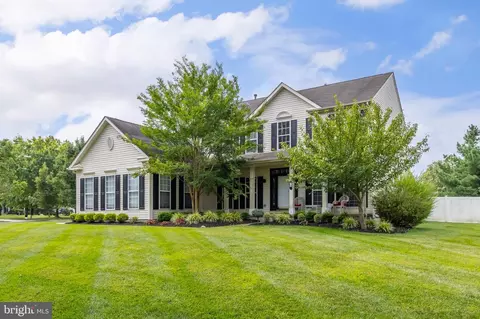 16 Nicholas Dr, Sicklerville, NJ 08081
