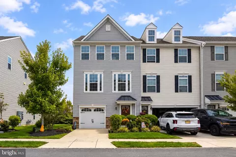 20 Peacock Cir, Sewell, NJ 08080