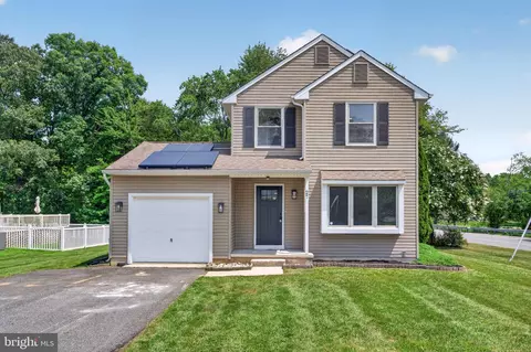 27 Tallowood Dr, Glassboro, NJ 08028