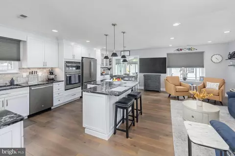 102 Weybridge Ct, Wenonah, NJ 08090