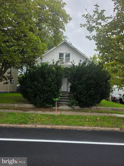 725 Hessian Ave, National Park, NJ 08063