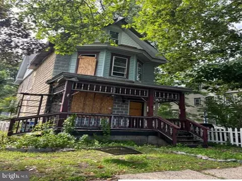 608 Delsea Dr, Westville, NJ 08093