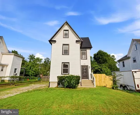 713 Billings Ave, Paulsboro, NJ 08066