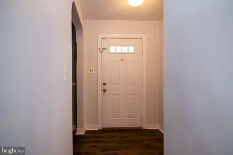 Entry Way - 117 Monroe Ave, Pitman, NJ 08071 photo 4 of 6