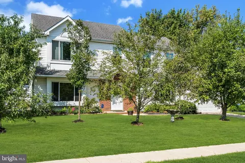 206 Clevenger Dr, Clayton, NJ 08312