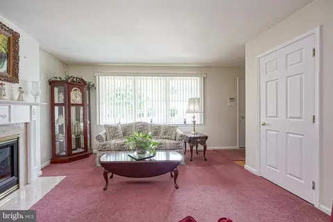 Living - 217 Gaunt Dr, Mickleton, NJ 08056 photo 3 of 6