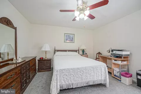 Bedroom - 217 Gaunt Dr, Mickleton, NJ 08056 photo 2 of 5
