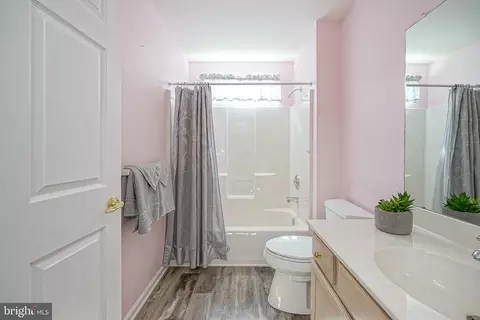 Entry Way - 217 Gaunt Dr, Mickleton, NJ 08056 photo 2 of 2