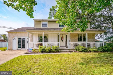 710 Crozier Ave, National Park, NJ 08063