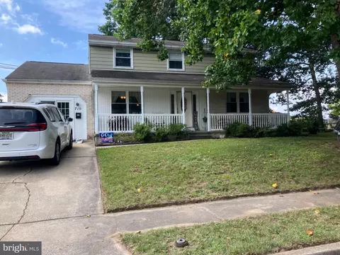 710 Crozier Ave, National Park, NJ 08063