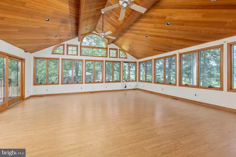 8 Grove St, Sewell, NJ 08080