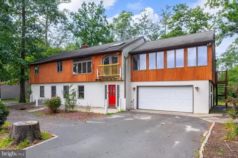 8 Grove Rd, Sewell, NJ 08080