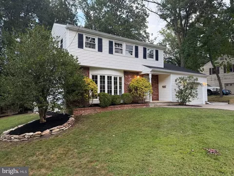 11 Silver Birch Rd, Blackwood, NJ 08012
