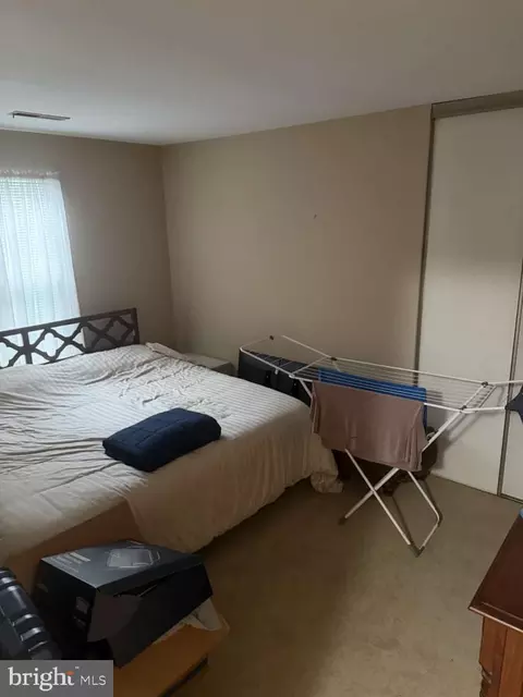 10 Niland Ln, Woodbury, NJ 08096