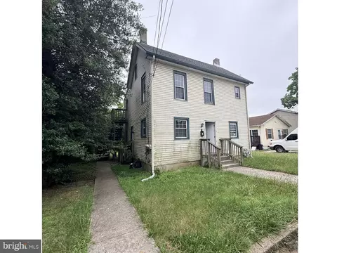 22 Madison Ave, Paulsboro, NJ 08066