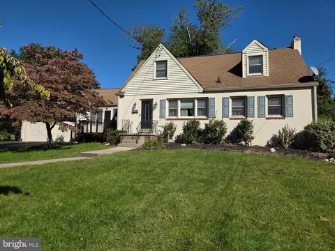 275 Glenwood Ave, Woodbury Heights, NJ 08097
