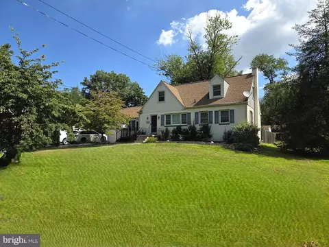 275 Glenwood Ave, Woodbury Heights, NJ 08097