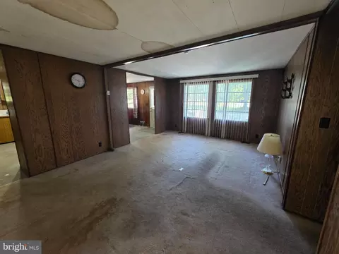 Living - 799 Ferrell Rd, Monroeville, NJ 08343 photo 1 of 2