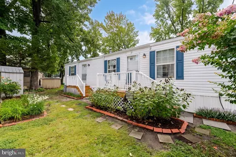 45 Mantua Grove Rd #P-8, West Deptford, NJ 08066