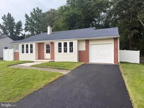 293 Somerset Rd, Woodbury, NJ 08096