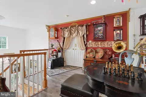 Entry Way - 10 Pine Ridge Ct, Sewell, NJ 08080 photo 7 of 9