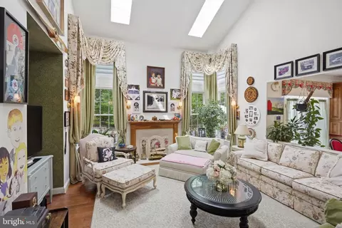 Living - 10 Pine Ridge Ct, Sewell, NJ 08080 photo 2 of 3
