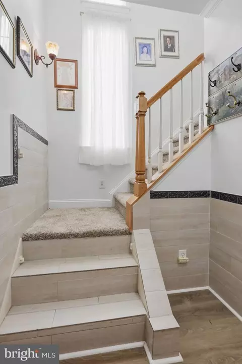 Entry Way - 10 Pine Ridge Ct, Sewell, NJ 08080 photo 4 of 9