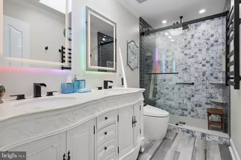Bath - 10 Pine Ridge Ct, Sewell, NJ 08080 photo 4 of 5