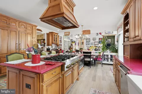 Kitchen - 10 Pine Ridge Ct, Sewell, NJ 08080 photo 2 of 4
