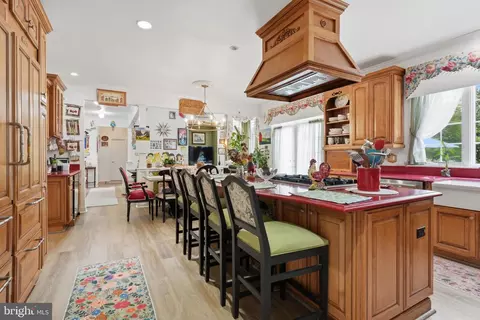 Kitchen - 10 Pine Ridge Ct, Sewell, NJ 08080 photo 3 of 4