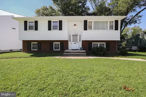 275 Essex Ave, West Deptford, NJ 08086