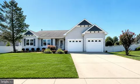 14 Briarwood Ln, Sewell, NJ 08080