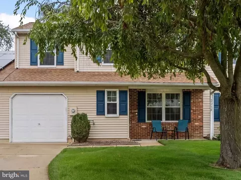 225 Lafayette Dr, Swedesboro, NJ 08085