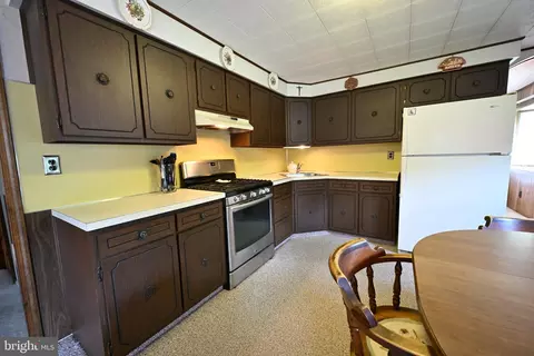 Kitchen - 1503 E Malaga Rd, Williamstown, NJ 08094 photo 5 of 5