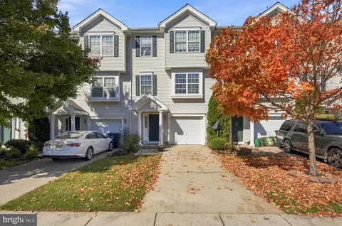 5 Highgrove Ct, West Deptford, NJ 08086