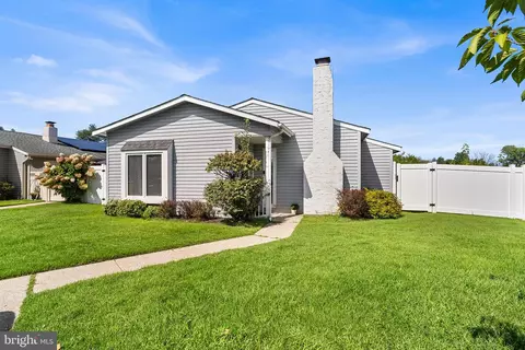 11 Willow Pl, Logan Township, NJ 08085