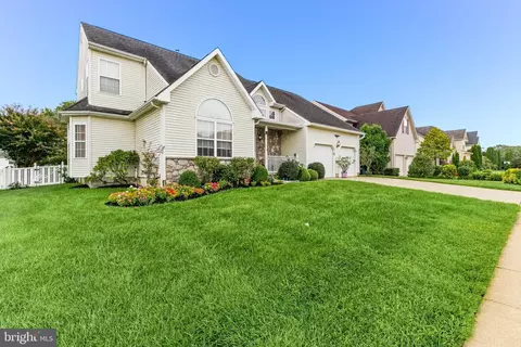15 Valley Forge Dr, Woolwich Township, NJ 08085