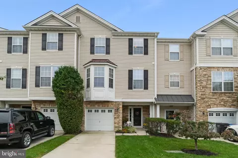 111 Acorn Dr, Mount Royal, NJ 08061