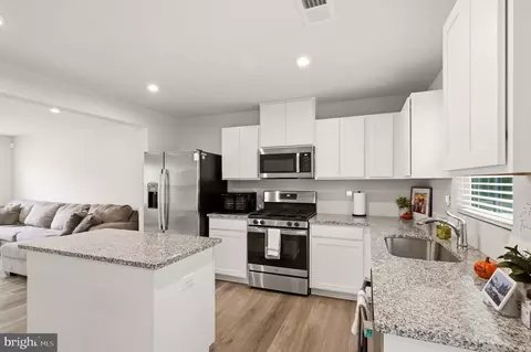 Kitchen - 217 Conte Ct, Williamstown, NJ 08094 photo 2 of 3