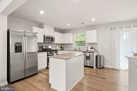 Kitchen - 217 Conte Ct, Williamstown, NJ 08094 photo 3 of 3