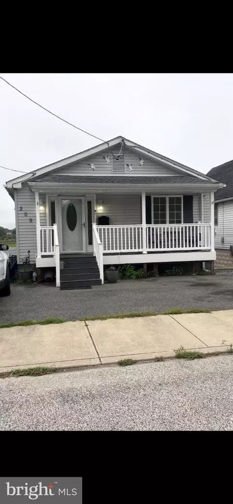 209 Edgewater Ave, Westville, NJ 08093