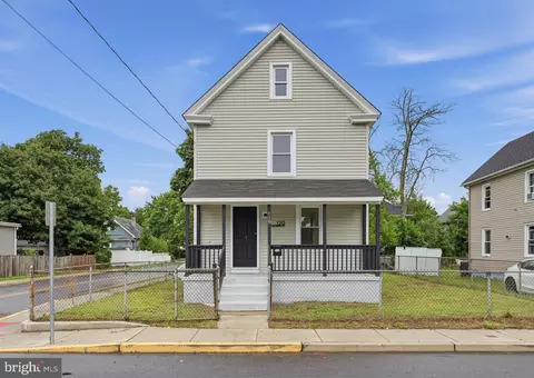 129 W Washington St, Paulsboro, NJ 08066