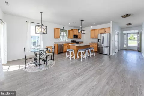 Entry Way - 3543 Castleton Dr, Williamstown, NJ 08094 photo 1 of 2