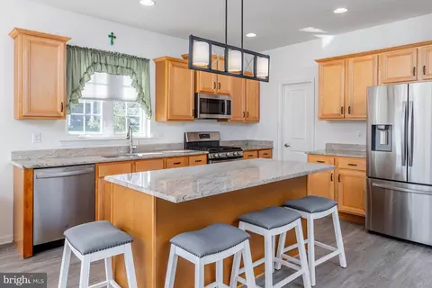 Kitchen - 3543 Castleton Dr, Williamstown, NJ 08094 photo 3 of 4