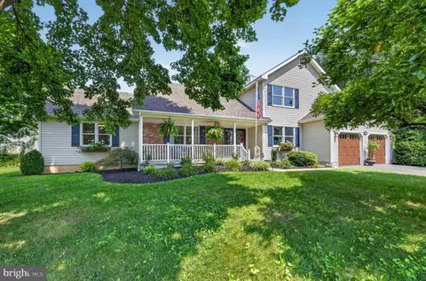 102 Holly Ct, Mullica Hill, NJ 08062