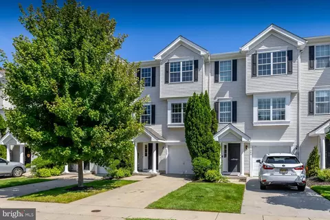 1042 Buckingham Dr, West Deptford, NJ 08086